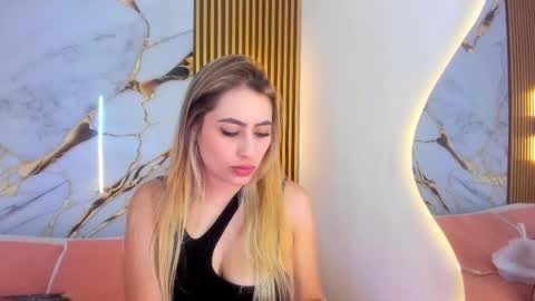 sweet_flame_ online show from October 15, 7:25 pm