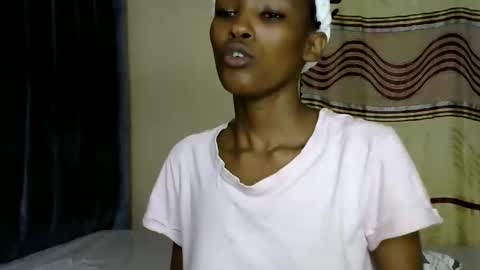 Snapshot of sweet_freaky chatting on May 22, 8:47 pm sweet_freaky online show from May 22, 8:47 pm