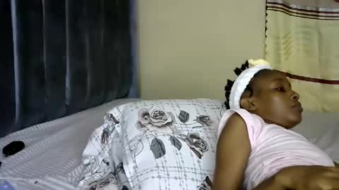 Snapshot of sweet_freaky chatting on May 23, 8:51 am sweet_freaky online show from May 23, 8:51 am