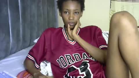 Snapshot of sweet_freaky chatting on May 26, 9:33 pm sweet_freaky online show from May 26, 9:33 pm
