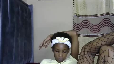Snapshot of sweet_freaky chatting on June 5, 6:52 am sweet_freaky online show from June 5, 6:52 am