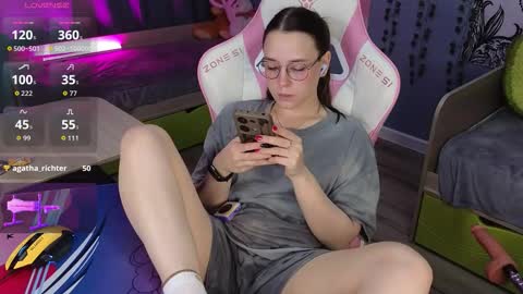 Alice online show from October 24, 3:58 am