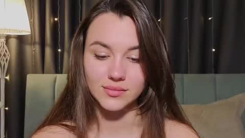 Snapshot of sweet_haeven chatting on May 22, 9:42 pm Im Mia.LOVELY PATTERNS 100 120 160 200 my toy buzzes from 2 tip online show from May 22, 9:42 pm