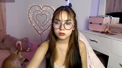 Snapshot of sweet_hannaah chatting on May 4, 4:52 am Hannah online show from May 4, 4:52 am