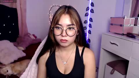 Snapshot of sweet_hannaah chatting on May 9, 3:12 am Hannah online show from May 9, 3:12 am
