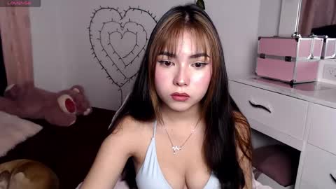 Snapshot of sweet_hannaah chatting on May 12, 6:10 am Hannah online show from May 12, 6:10 am