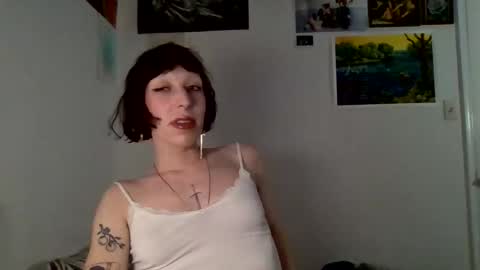 Snapshot of sweet_harvey chatting on April 1, 12:33 am sweet_harvey online show from April 1, 12:33 am