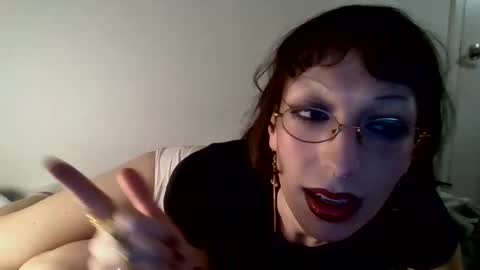 Snapshot of sweet_harvey chatting on April 1, 11:24 pm sweet_harvey online show from April 1, 11:24 pm