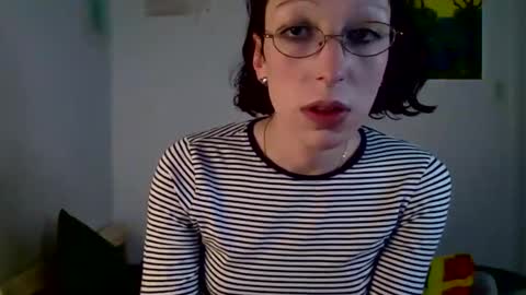 Snapshot of sweet_harvey chatting on May 5, 12:40 am sweet_harvey online show from May 5, 12:40 am