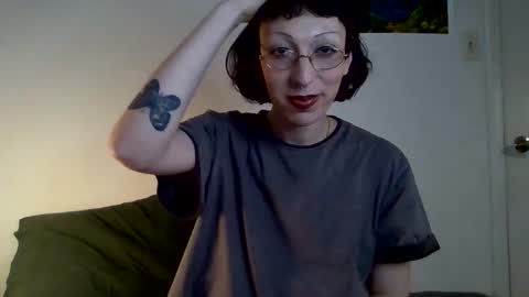 Snapshot of sweet_harvey chatting on May 7, 11:10 pm sweet_harvey online show from May 7, 11:10 pm