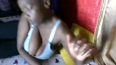 Snapshot of sweet_hennessey chatting on July 8, 4:50 am sweet_hennessey online show from July 8, 4:50 am