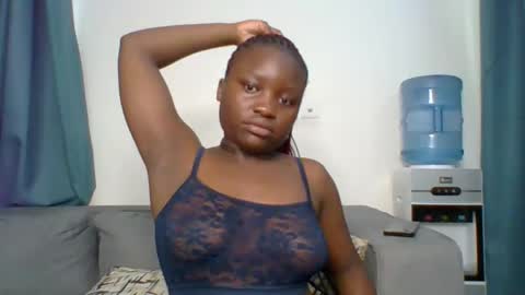 Snapshot of sweet_jenica chatting on November 20, 4:45 am ESTHER NEEMA online show from November 20, 4:45 am