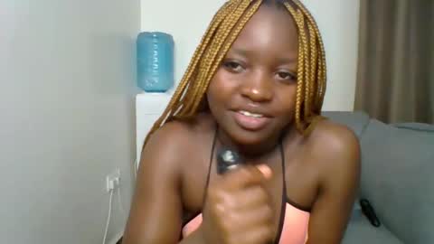 Snapshot of sweet_jenica chatting on May 12, 5:04 am ESTHER NEEMA online show from May 12, 5:04 am