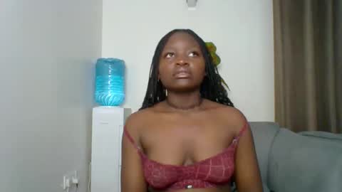 Snapshot of sweet_jenica chatting on May 20, 5:02 am ESTHER NEEMA online show from May 20, 5:02 am