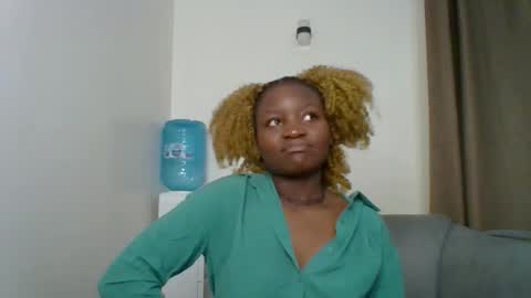 Snapshot of sweet_jenica chatting on June 9, 4:35 am ESTHER NEEMA online show from June 9, 4:35 am