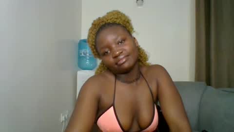 Snapshot of sweet_jenica chatting on June 12, 4:55 am ESTHER NEEMA online show from June 12, 4:55 am