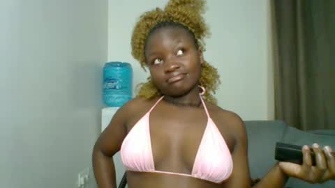 Snapshot of sweet_jenica chatting on June 15, 3:42 am ESTHER NEEMA online show from June 15, 3:42 am