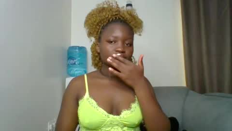 Snapshot of sweet_jenica chatting on June 16, 4:26 am ESTHER NEEMA online show from June 16, 4:26 am