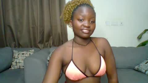 Snapshot of sweet_jenica chatting on June 25, 4:56 am ESTHER NEEMA online show from June 25, 4:56 am