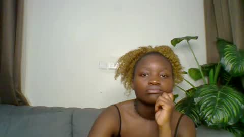 Snapshot of sweet_jenica chatting on June 30, 4:46 am ESTHER NEEMA online show from June 30, 4:46 am