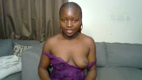 Snapshot of sweet_jenica chatting on July 2, 4:40 am ESTHER NEEMA online show from July 2, 4:40 am