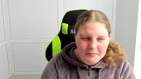 Karla online show from April 29, 9:46 am