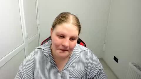 Snapshot of sweet_karla_la chatting on May 20, 9:04 am Karla online show from May 20, 9:04 am
