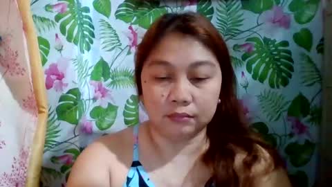 Snapshot of sweet_kayley chatting on December 12, 4:37 am sweet_kayley online show from December 12, 4:37 am