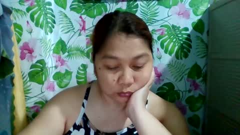 Snapshot of sweet_kayley chatting on January 4, 8:28 am sweet_kayley online show from January 4, 8:28 am