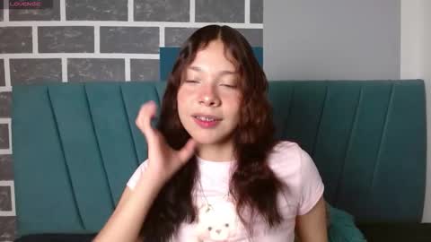 Snapshot of sweet_kitty_05 chatting on March 5, 11:45 pm sweet_kitty_05 online show from March 5, 11:45 pm