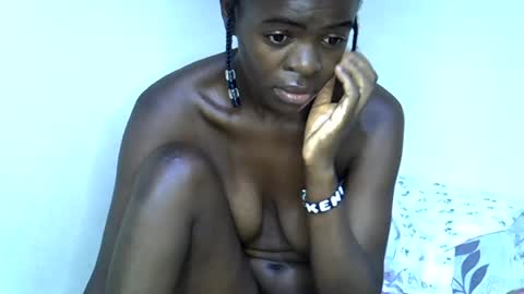 Snapshot of sweet_leen2 chatting on June 15, 9:00 am Leen online show from June 15, 9:00 am