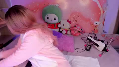 Lemarie online show from February 21, 12:17 pm