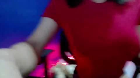 Snapshot of sweet_like_angel143 chatting on May 24, 1:54 am angie online show from May 24, 1:54 am