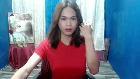 Snapshot of sweet_like_angel143 chatting on May 30, 8:11 am angie online show from May 30, 8:11 am
