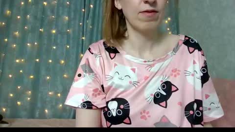 sweet_lilbunny online show from January 8, 4:31 pm