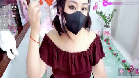 Snapshot of sweet_lily0 chatting on October 23, 7:23 pm Lily online show from October 23, 7:23 pm