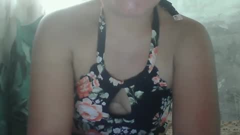 Snapshot of sweet_lily0613 chatting on February 8, 8:42 am sweet_lily0613 online show from February 8, 8:42 am