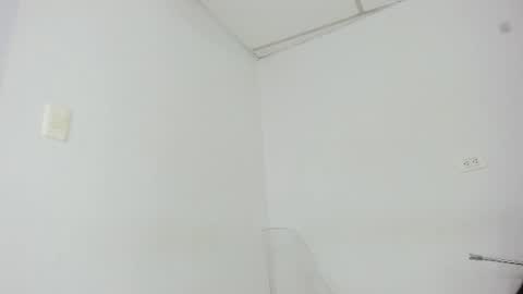 Snapshot of sweet_litle chatting on June 10, 3:50 am sweet_litle online show from June 10, 3:50 am