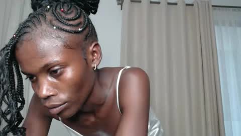 sweet_little_sin online show from March 18, 2:20 pm