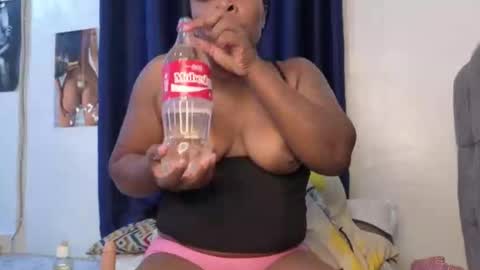 Snapshot of sweet_lizzyy chatting on November 26, 8:10 pm Sweet lizzyy online show from November 26, 8:10 pm