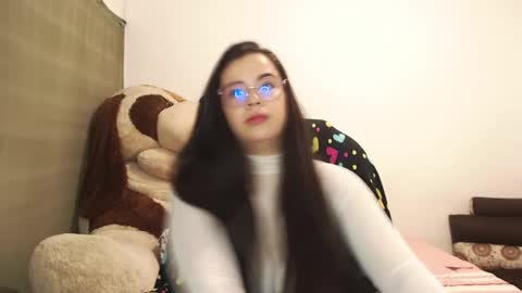 kloe online show from March 24, 9:20 pm