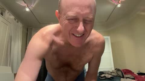 Snapshot of sweet_love_2020 chatting on October 27, 12:15 am sweet_love_2020 online show from October 27, 12:15 am