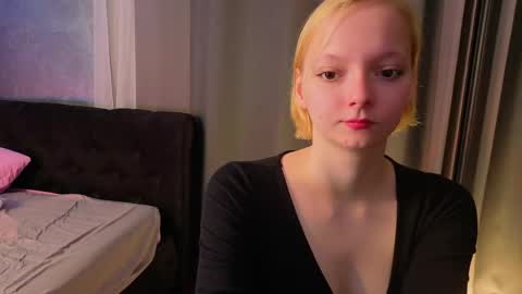 Snapshot of sweet_lynx chatting on April 20, 4:21 pm Lana online show from April 20, 4:21 pm