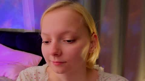 Snapshot of sweet_lynx chatting on May 10, 5:07 pm Lana online show from May 10, 5:07 pm