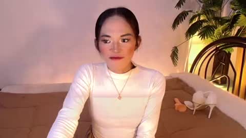Snapshot of sweet_marry143 chatting on June 25, 5:12 am marry online show from June 25, 5:12 am