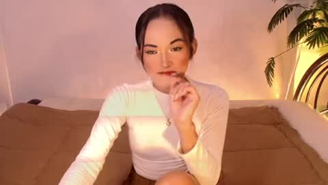 Snapshot of sweet_marry143 chatting on June 26, 12:37 am marry online show from June 26, 12:37 am