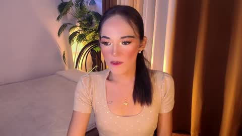 Snapshot of sweet_marry143 chatting on July 14, 1:19 am marry online show from July 14, 1:19 am