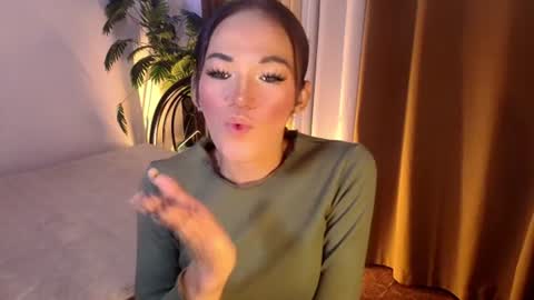 Snapshot of sweet_marry143 chatting on July 28, 12:48 pm marry online show from July 28, 12:48 pm