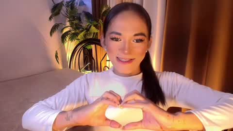 Snapshot of sweet_marry143 chatting on August 1, 1:05 am marry online show from August 1, 1:05 am