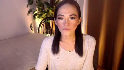 Snapshot of sweet_marry143 chatting on August 4, 1:31 am marry online show from August 4, 1:31 am